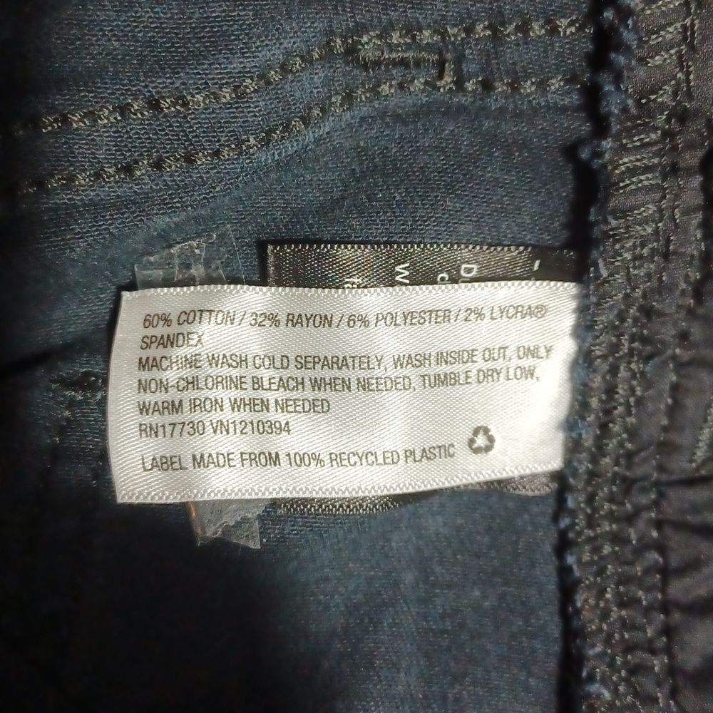 662511...Universal Thread Crop Jeans 16/33S, 11" Rise - Picture 5 of 5